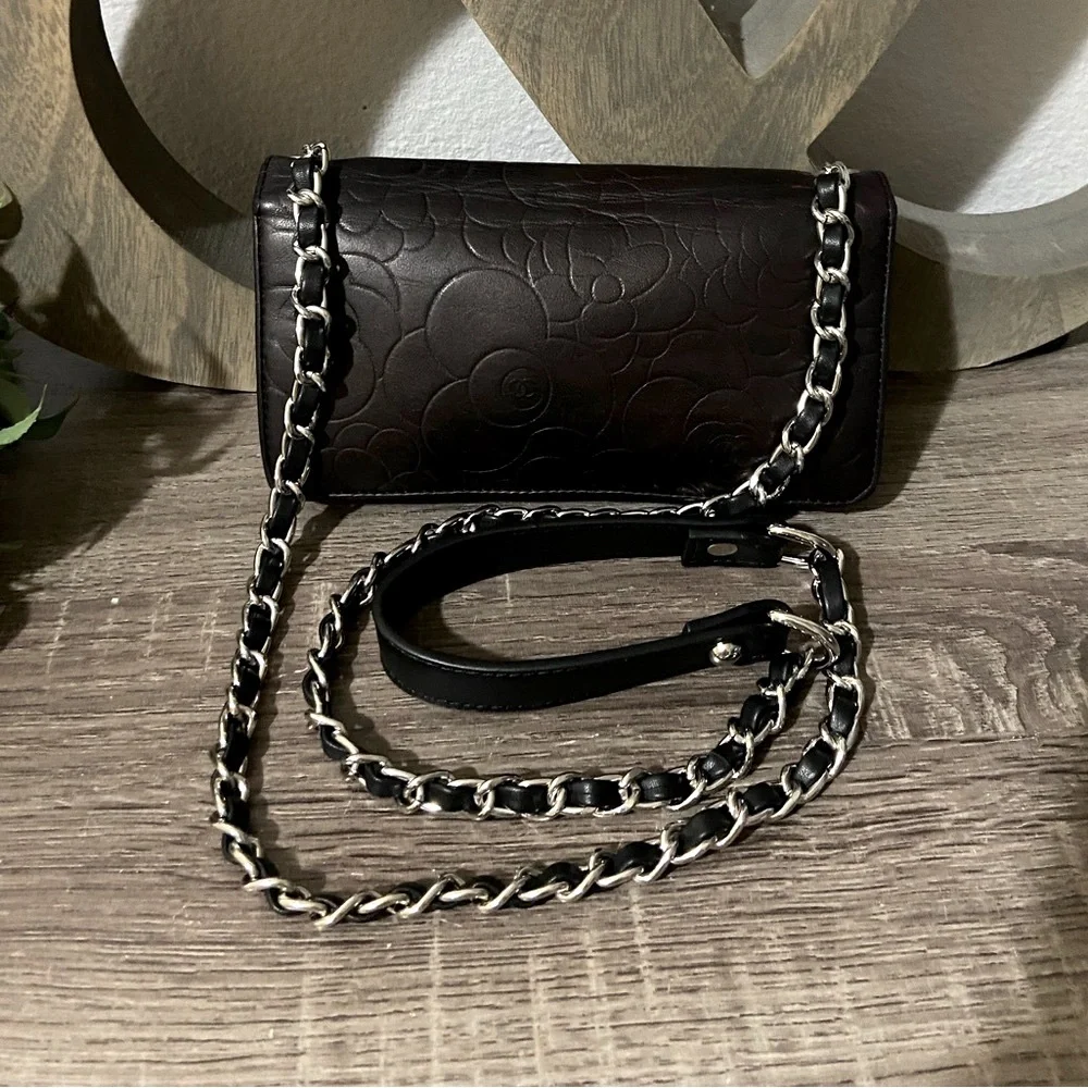 🖤Chanel Camellia Black Wallet Chain with Silver Tone Hardware Crossbody Shoulder
